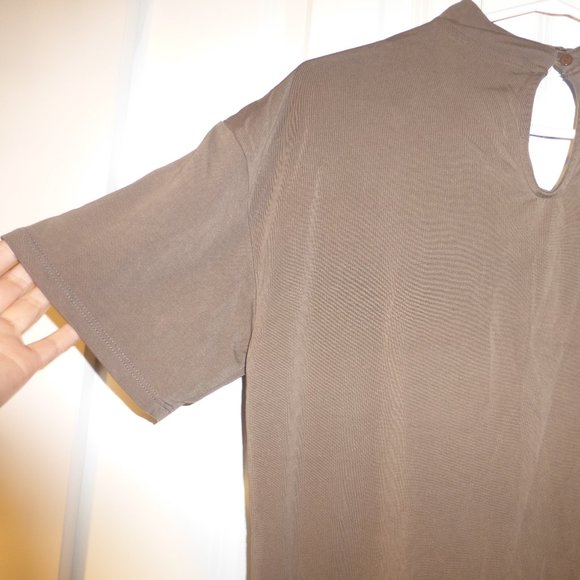 BEBE olive green oversized v-neck choker top - Picture 8 of 9